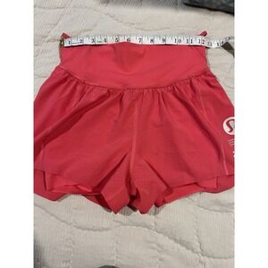 lululemon womens shorts‎ Size 6 Designed In Vancouver Hot Pink Color